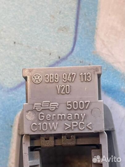 Плафон освещения салона 3B9947113