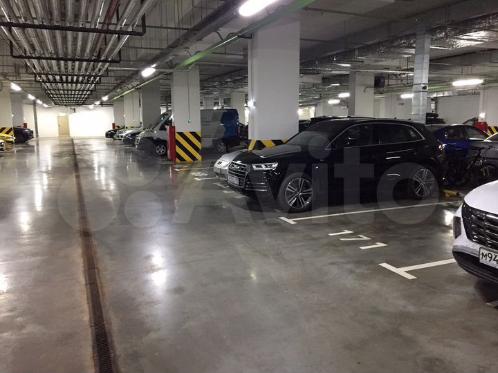 Машиноместо, 14 м²