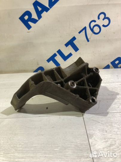 Кронштейн генератора LADA granta 1.6 мт седан