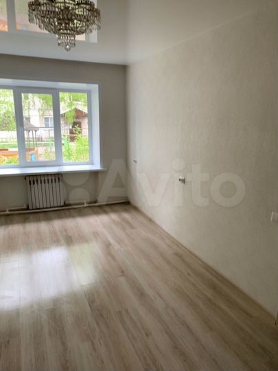 2-к. квартира, 42 м², 1/2 эт.