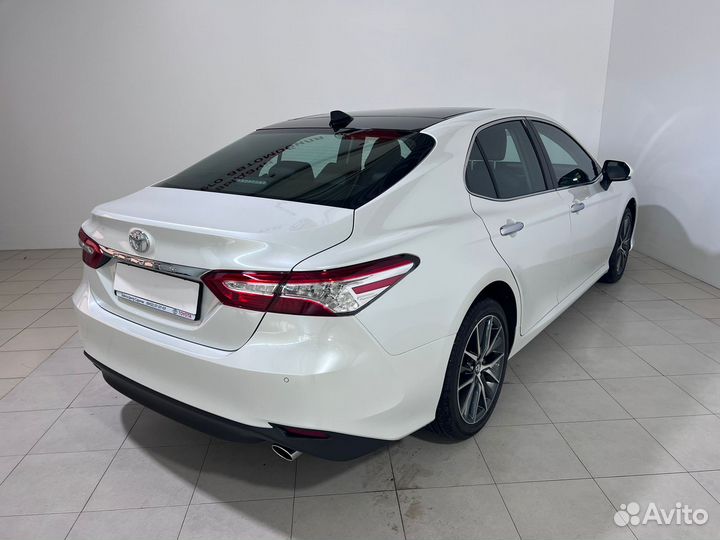 Toyota Camry 2.5 AT, 2023