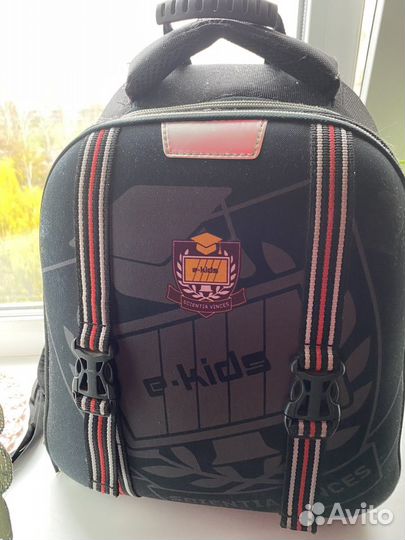 Школьный рюкзак для мальчика(внутри сюрприз )