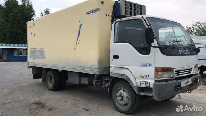 Isuzu Forward (F-Series), 1995