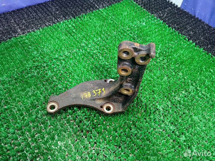 Кронштейн крепления двигателя Toyota venza