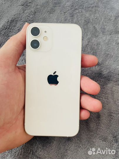 Телефон iPhone 12 mini