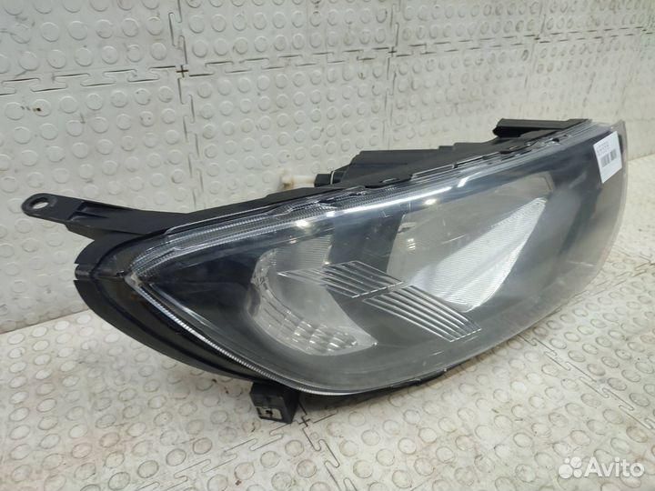 Фара правая Лада Гранта 2018