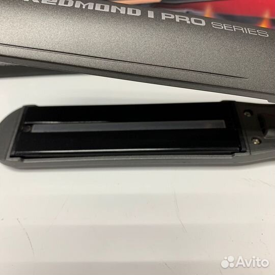 Выпрямитель для волос Redmond RCI-2332