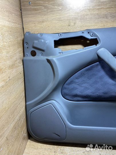 Обшивка передняя правая Skoda Octavia Tour 79130