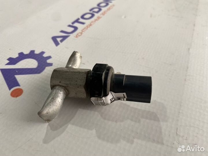 Датчик давления компрессора кондиционера Mercedes