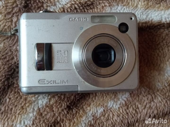 Компактный фотоаппарат casio computer