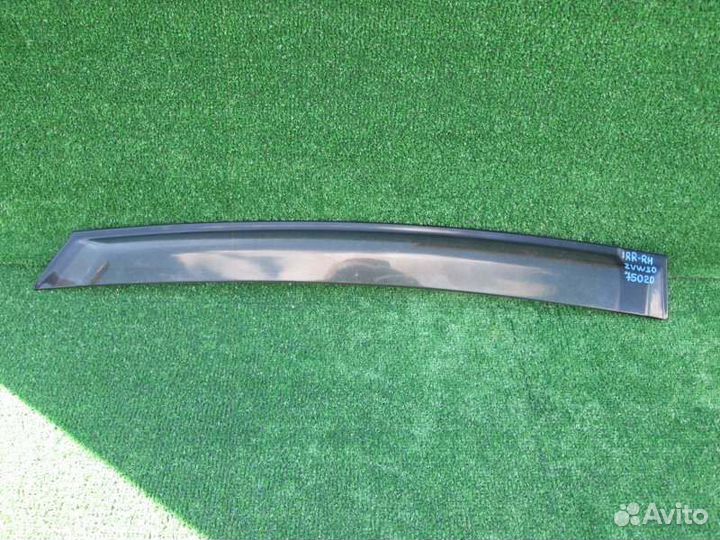 Ветровик задний правый Toyota Prius ZVW30 2ZR-FXE