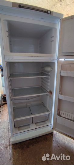 Холодильник Indesit