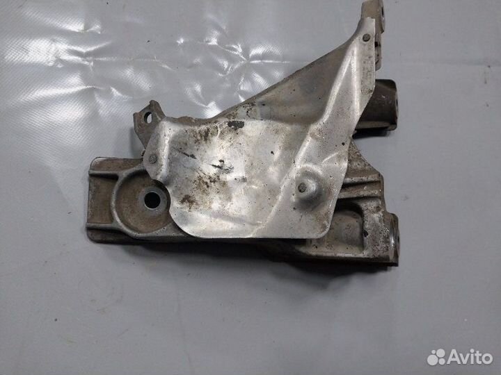 Кронштейн опоры двигателя Bmw E60 N52B30 2007