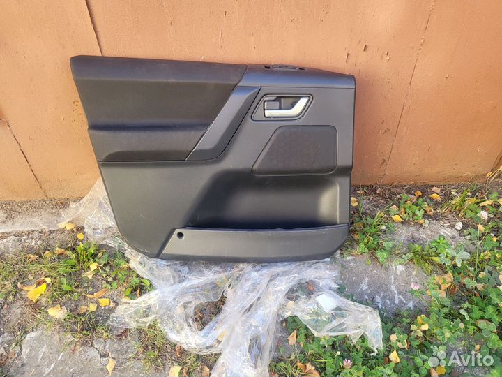 Обшивка дверей на Лендровер 2