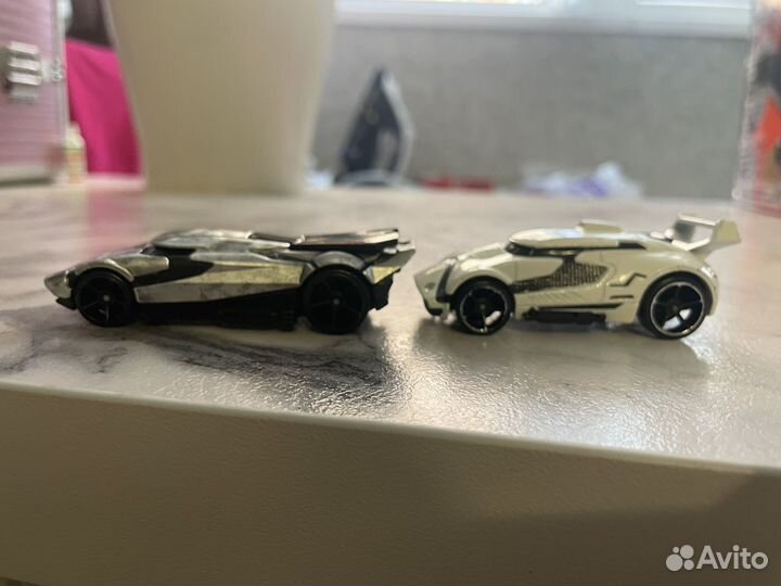 Машинки Hot wheels