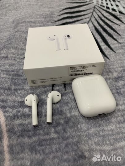 Беспроводные наушники apple airpods 1