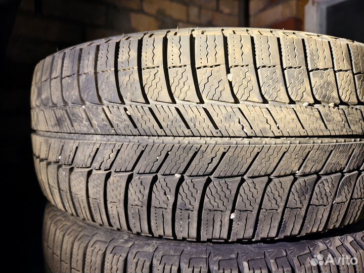 Michelin X-Ice XI3 235/45 R17 97H