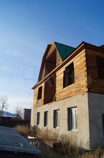 Коттедж 370 м² на участке 7 сот.