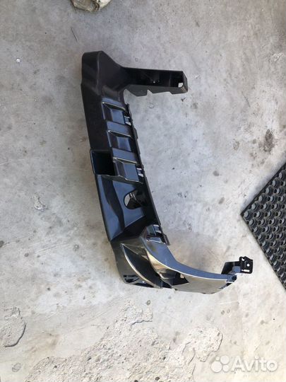 Mercedes ML166 рамка крепления фары лев