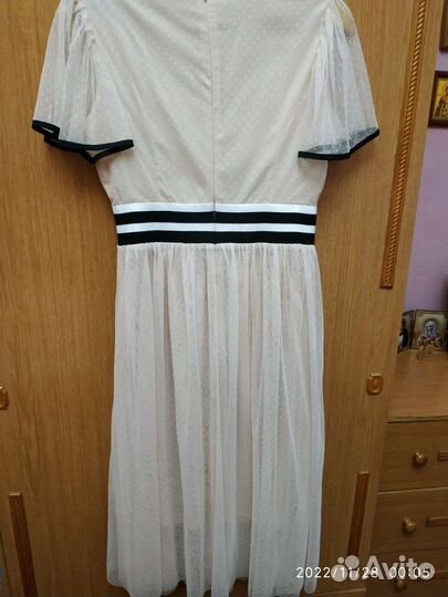 Платье нарядное 46