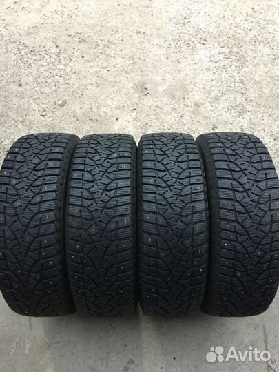 Bridgestone Blizzak Spike-02 SUV 225/65 R17