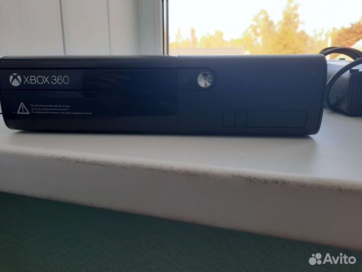 Xbox 360, полный комплект и 7 игр