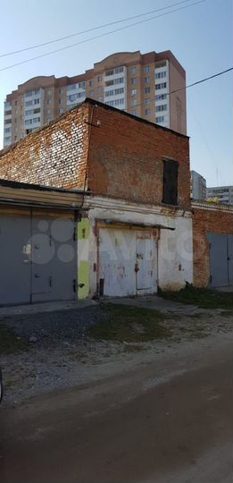 Гараж, > 30 м²