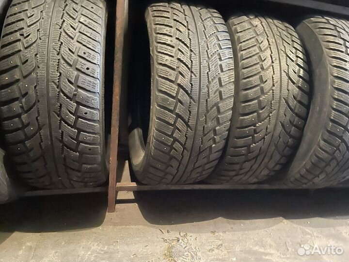 Kumho I'Zen RV Stud KC16 235/60 R18