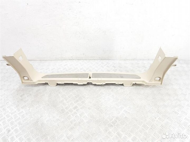 7387530 Накладка внутренняя на заднюю панель кузо