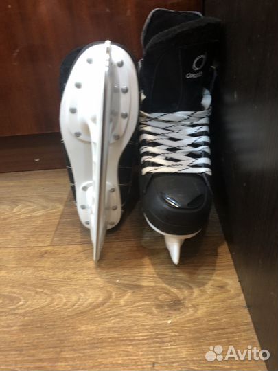 Коньки хоккейные