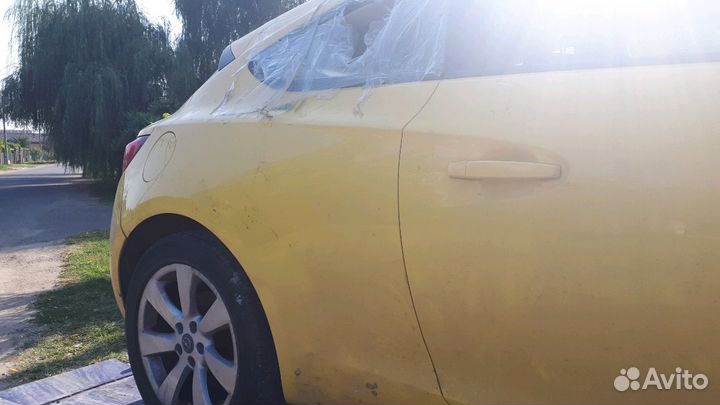 Заднее правое крыло Opel Astra J GTC