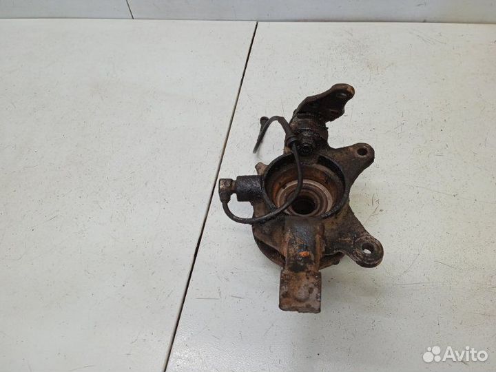 Кулак поворотный передний правый Land Rover