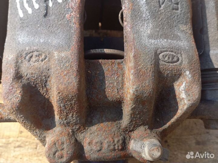 Суппорт передний правый kia rio 4