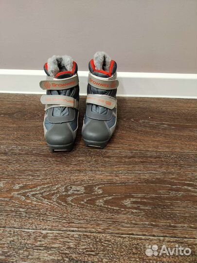 Лыжные ботинки размер 34