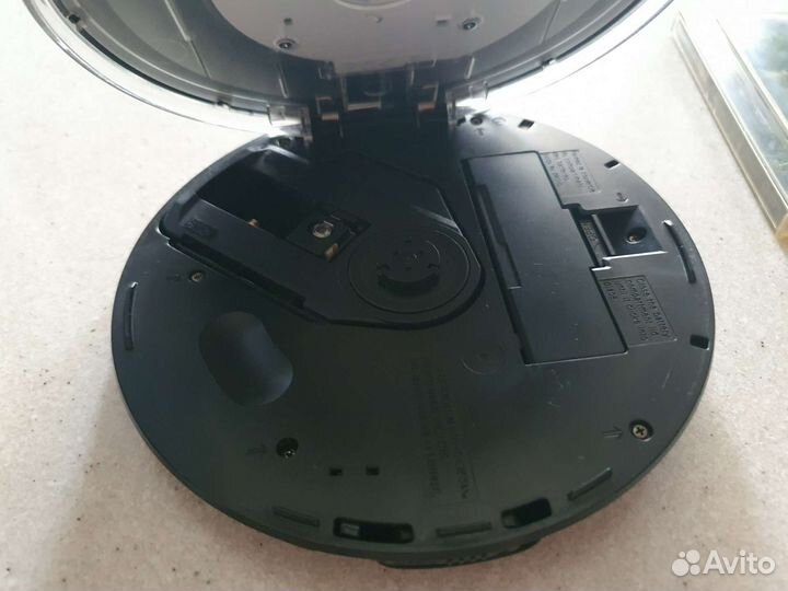 CD плеер Sony walkman D-NE320