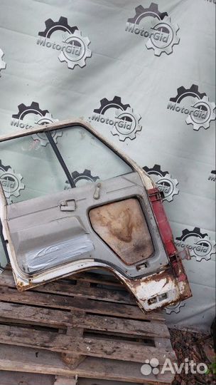 Дверь боковая Isuzu Forward NRR12 6BG1 1991