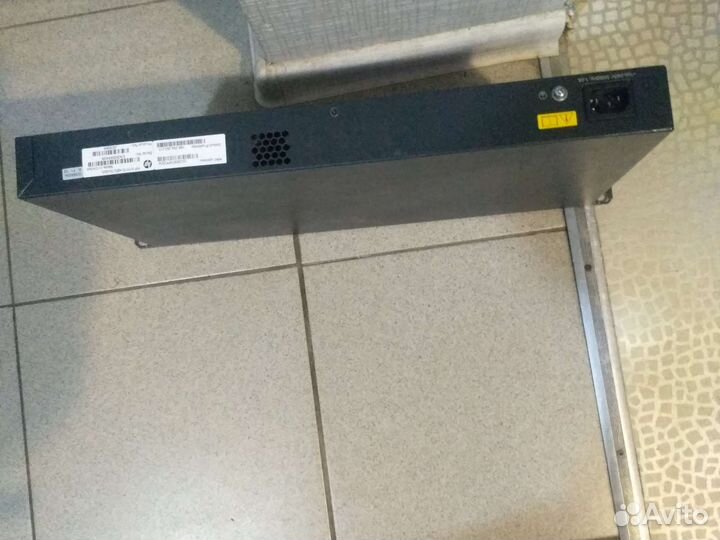 Рабочий коммутатор.HP V1910-48G. Switch J 009A