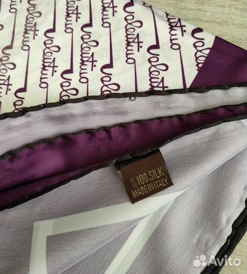 90х90 Valentino новый шёлковый платок фиолет
