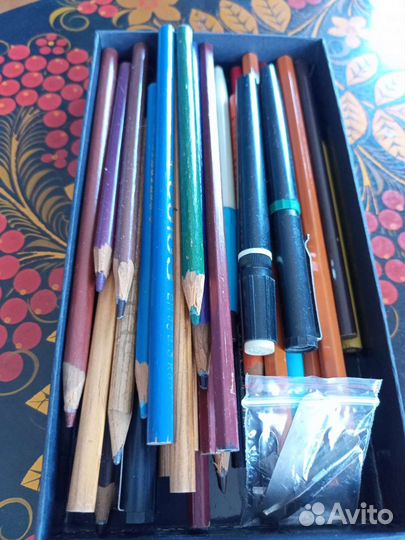 Карандаши, перья, рапидографы времён СССР