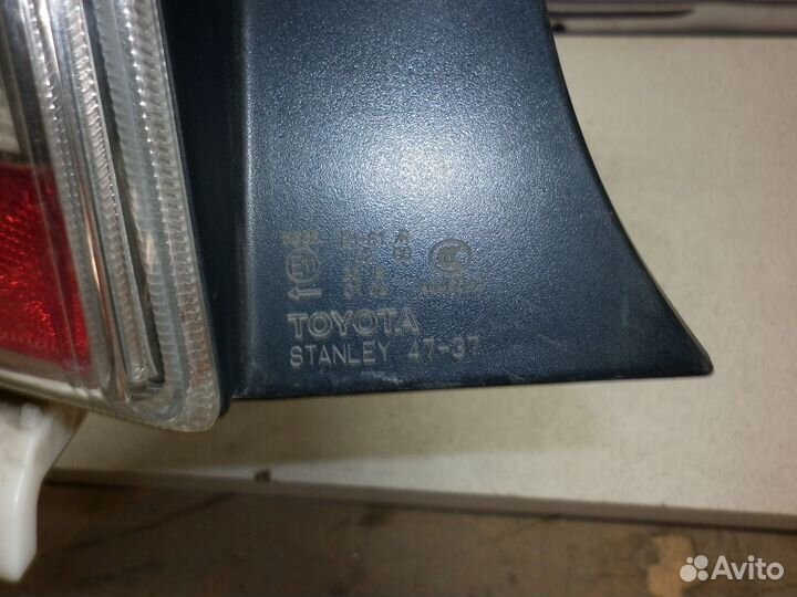 Фонарь Toyota Prius 30 2010 1.8