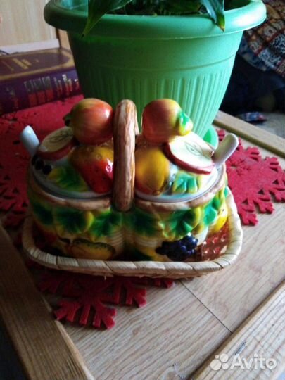 Керамическая сахарница