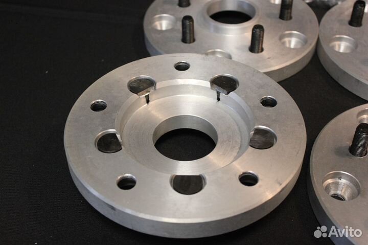 Проставки переход Нива с 5*139,7 на 5*120 (20 мм)