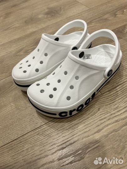 Женские шлепанцы crocs