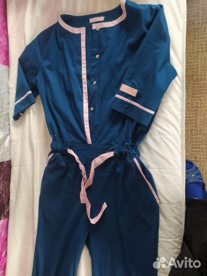 Медицинский комбинезон.халат