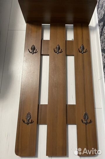 Вешалка настенная в прихожую