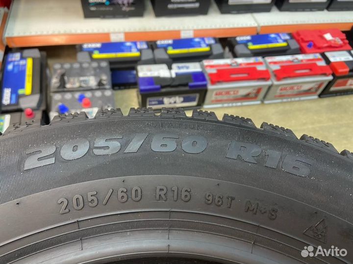 Pirelli Formula Ice 205/60 R16 96T