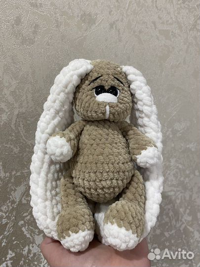 Вязанные игрушки зайка