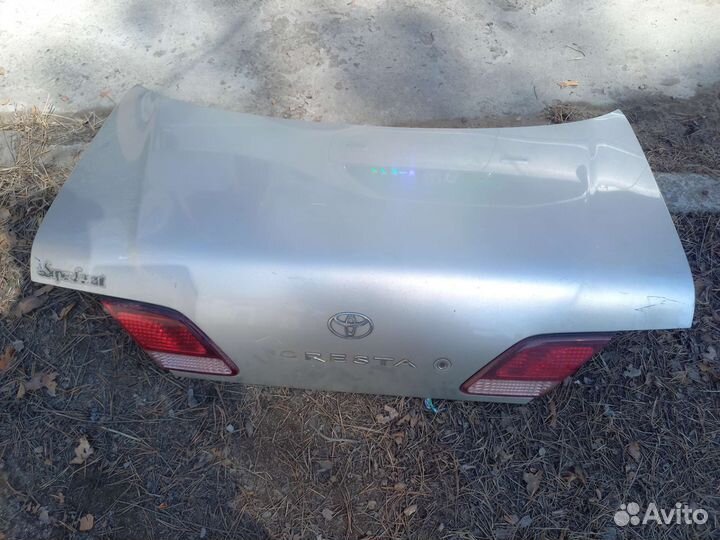 Продам крышку багажника cresta 100 рестаил