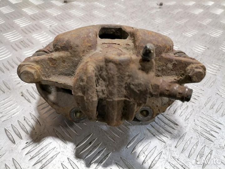 Суппорт передний правый Citroen Berlingo 2002-2012