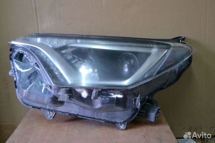 Фара левая, правая Rav4 2015-2019 оригинал